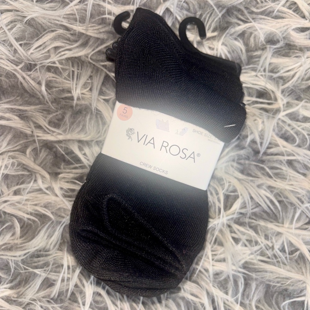 NWT VIA ROSA Women’s Black Crew Socks (5 pairs)
